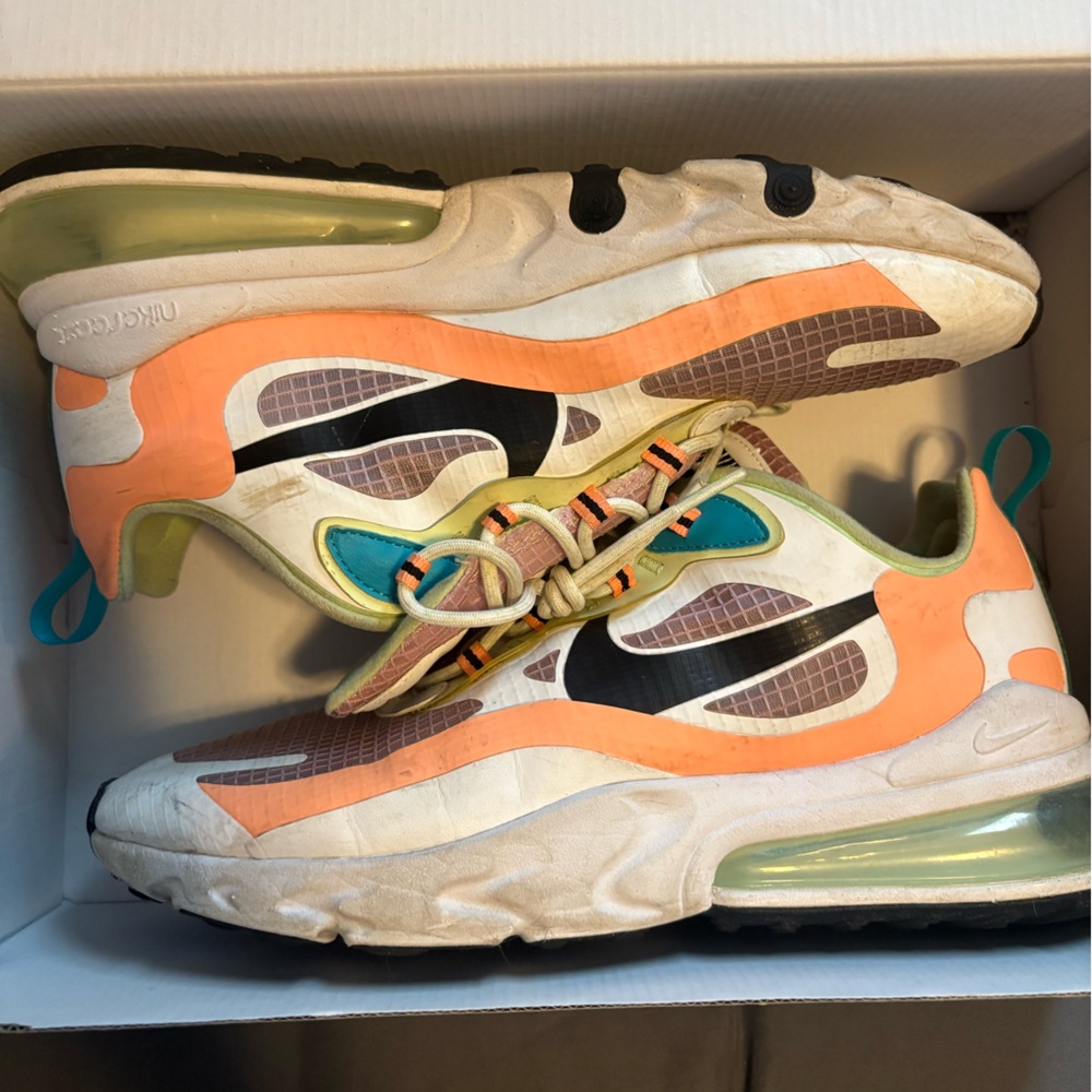 Nike Air Max 270 React SE (Light Arctic Pink Women’s)